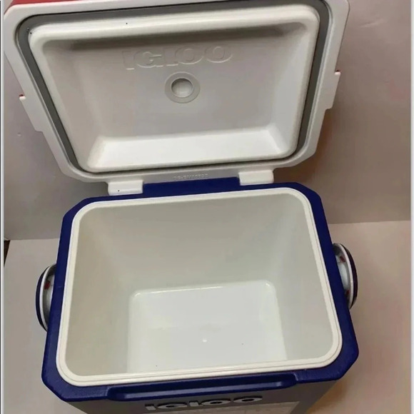 Igloo Cooler 11 Qt Tag Along Too Blue Rainbow Shoulder Strap NWT - Picture 6 of 6